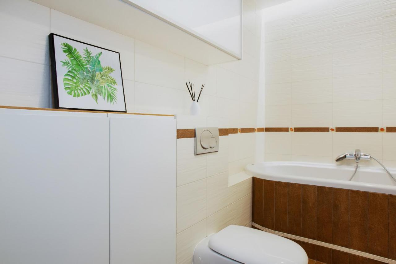 Apartments Warsaw Zelazna By Noclegi Renters Extérieur photo